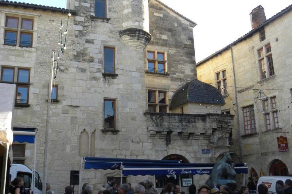 Appartement De Charme Dans Immeuble Haussmannien Périgueux Exterior foto