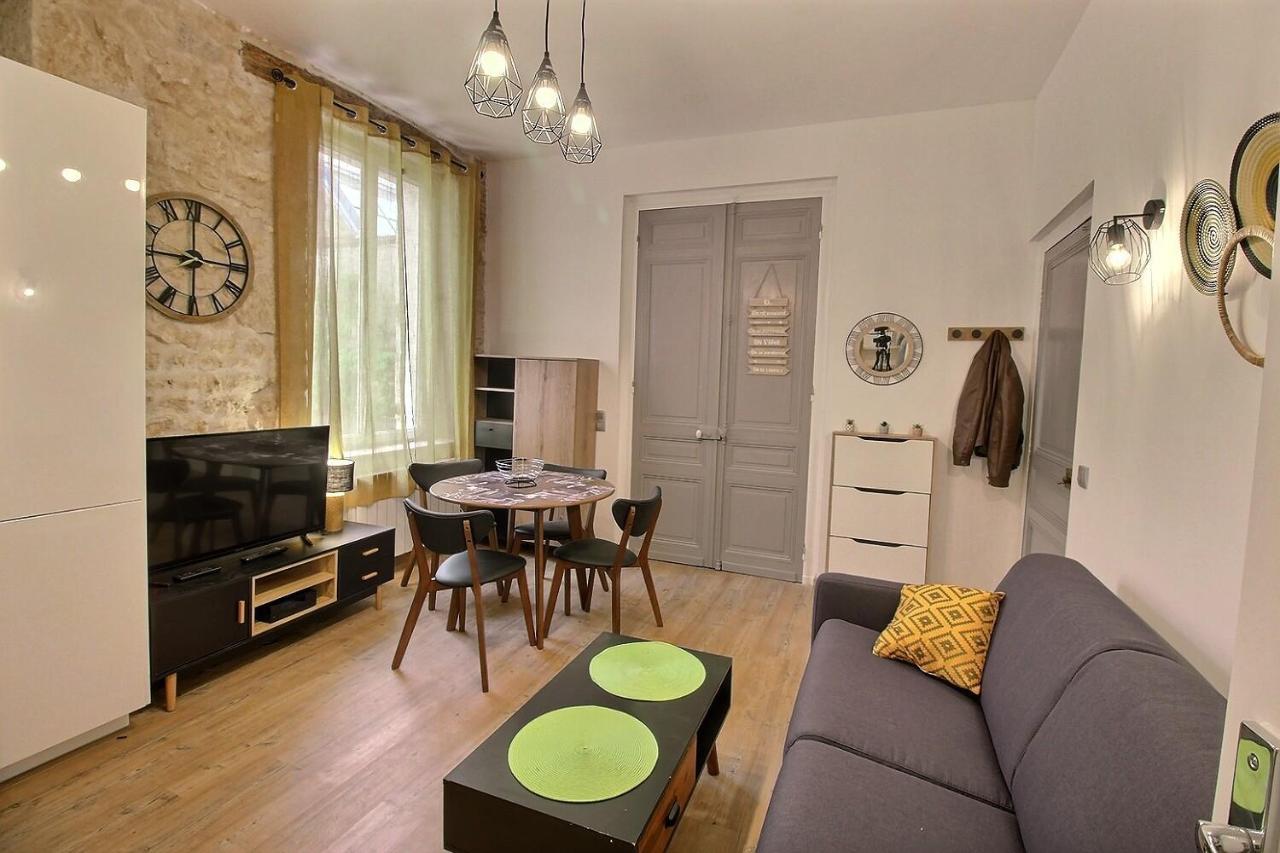 Appartement De Charme Dans Immeuble Haussmannien Périgueux Exterior foto